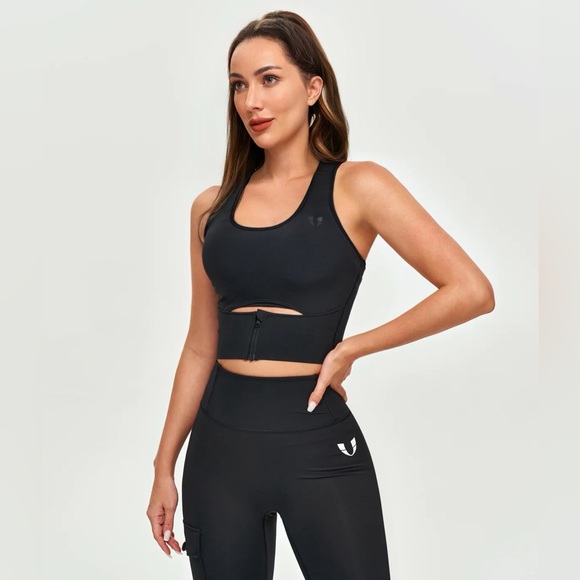 FIRM ABS Scoop Neck Sports Bra - Picture 2 of 3